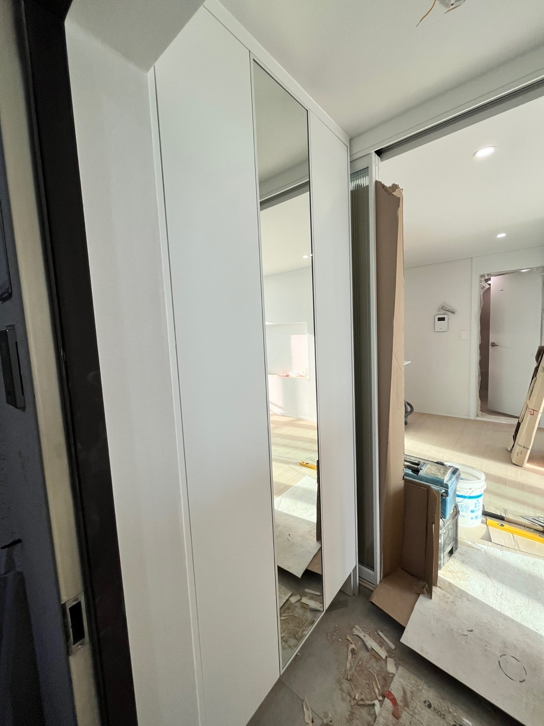 1785054180_OiN0LqM6_2a4a47718fd1b6d228baab4eba97286c4f809991.jpg 이미지크게보기