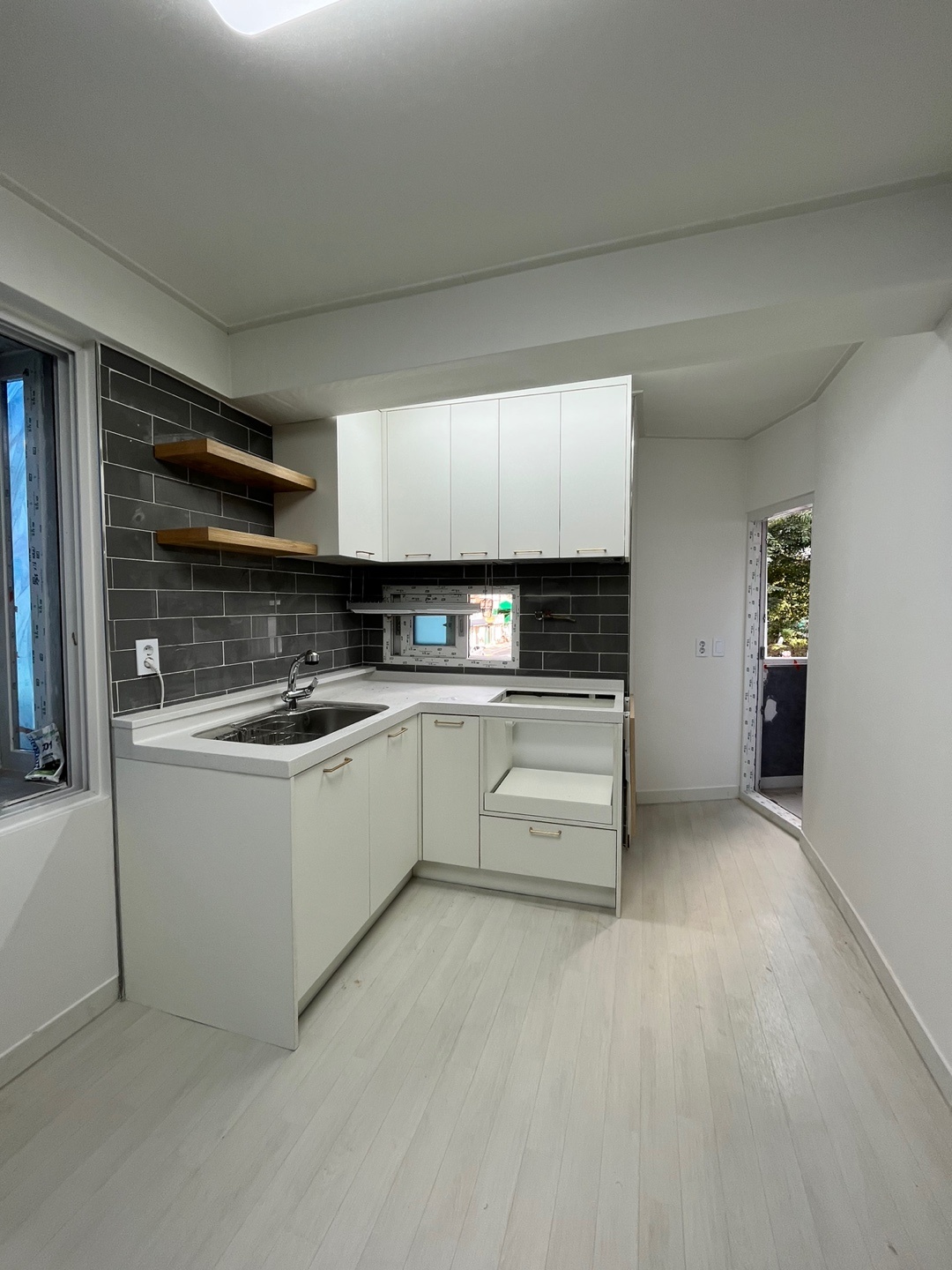 2000769928_vqwcAhLI_e223915679ae268781f9fb485d271a02523dd1d2.jpg 이미지크게보기